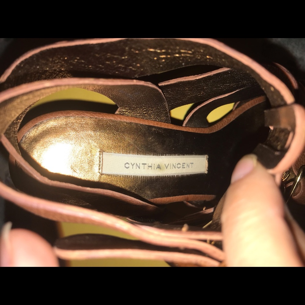 Cynthia Vincent sz 6.5 brown wedges leather - Picture 3 of 8